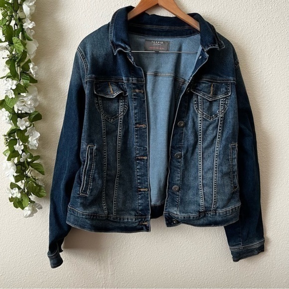 Torrid Torrid - Picture 2 of 9